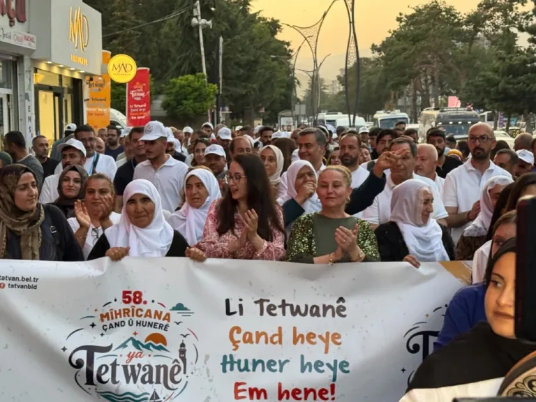 Tatvan'da 58. Kültür Ve Sanat Festivali Kortej Yürüyüşüyle Başladı - Serhat News