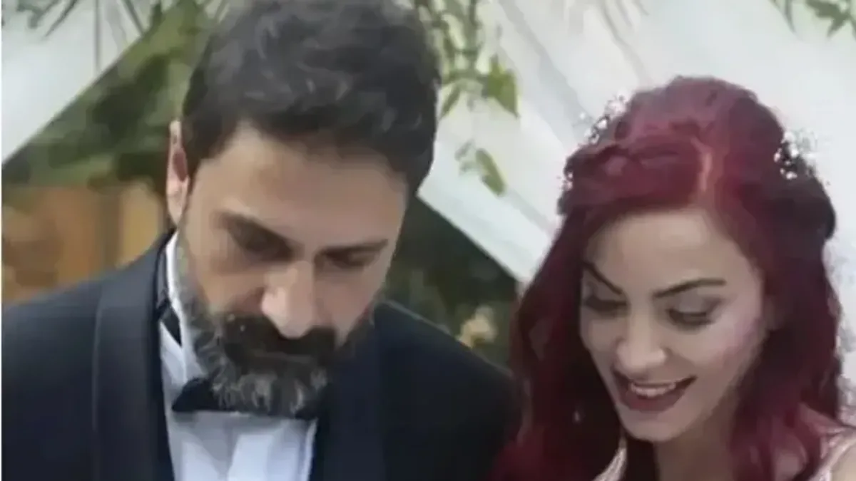 Boşanma sürecindeydiler... Erhan Çelik’in eşi Özlem Gültekin’den acı haber - Yeni Asır