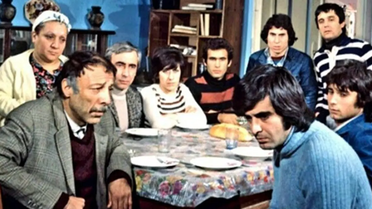 Heyecanlandıran haber: Bizim Aile dizi oluyor - Magazin Haberleri - Mynet
