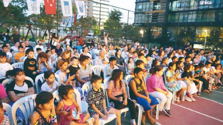 Mahalleye çocuk tiyatrosu geliyor - KARAR