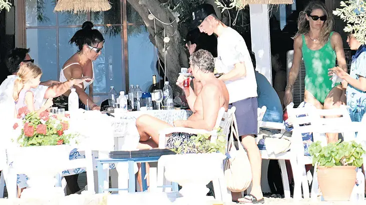 Ünlüler plajı - Milliyet