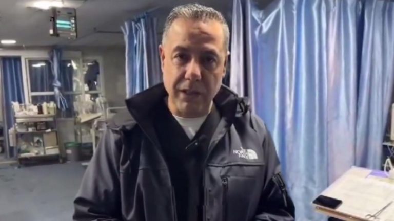 Soykırımcı İsrail'in alıkoyduğu Dr. Ebu Safiyye, gardiyanlar tarafından tehdit ediliyor