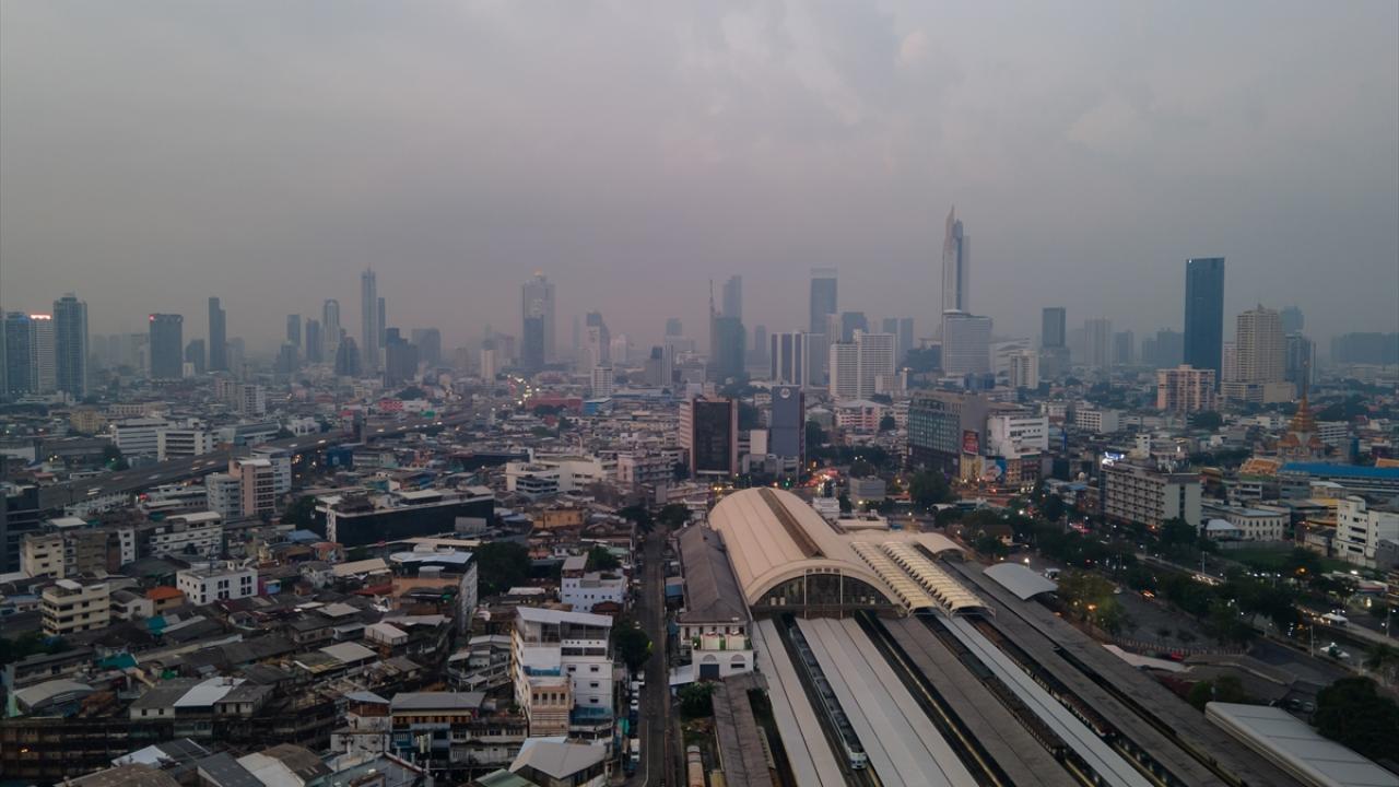 Tayland'ın başkenti Bangkok'taki 50 bölgenin tamamı afet bölgesi ilan edildi