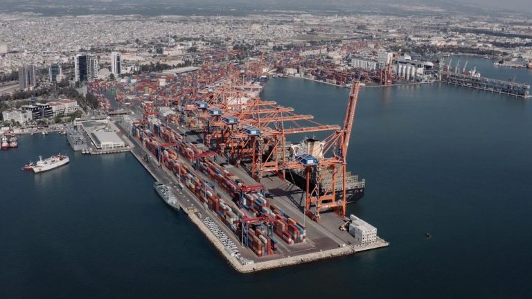 Türk lirasıyla dış ticaret hacmi 8 ayda 1 trilyon lirayı aştı