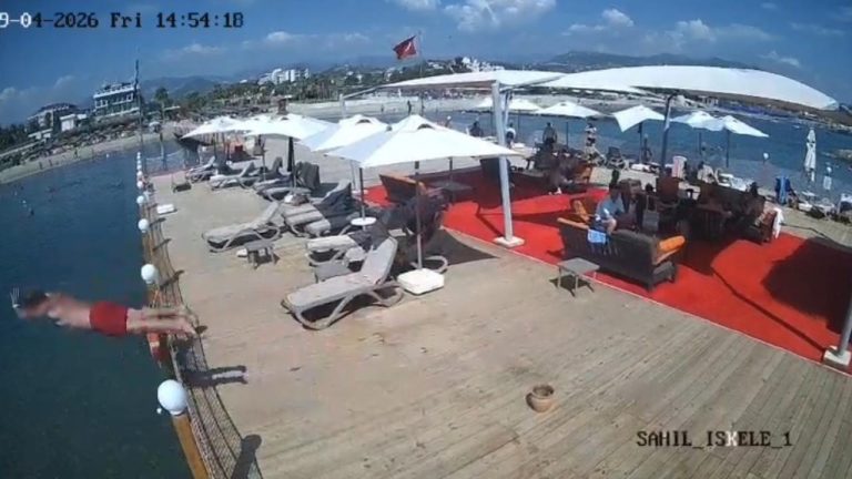 Alanya'da sığ suya balıklama atlayan kişi hayatını kaybetti