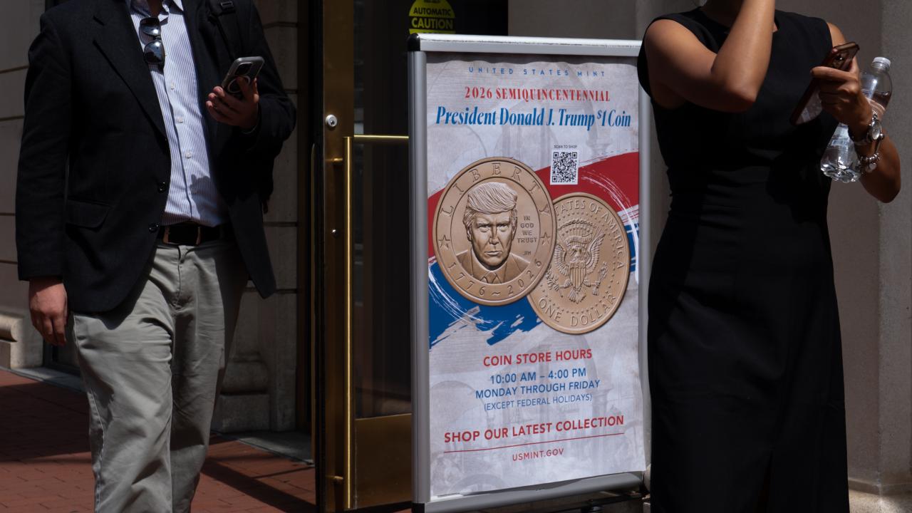 ABD'de Trump portreli 1 dolar tedavülde