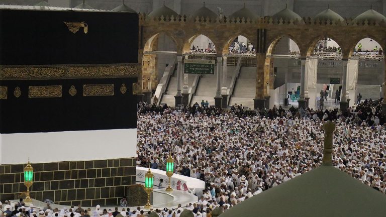 Yüz şehit yakını umreye gönderilecek