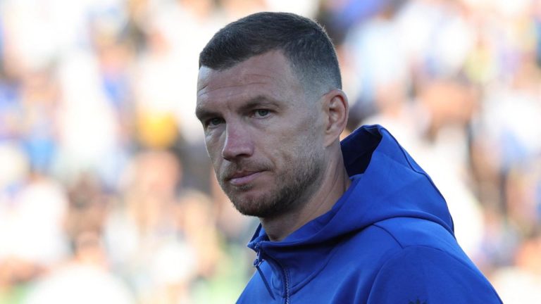 Bosna Hersek'te 10'lu köfte Dzeko'nun vedası için 11'li servis ediliyor