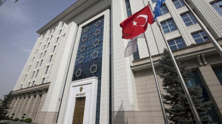 AK Parti'den Zeynel Emre, Şaban Sevinç ve Timur Soykan'a tazminat davası