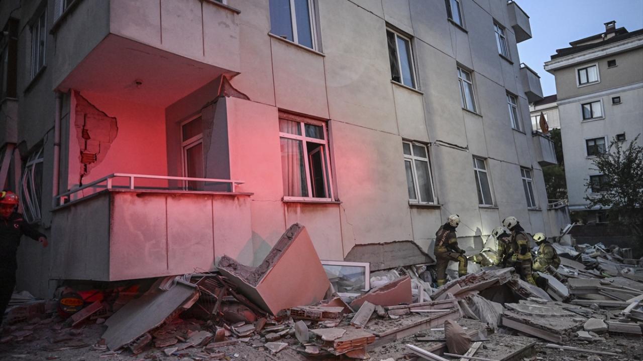 Çöken binadaki çatlaklar aylar öncesinden görüntülenmiş