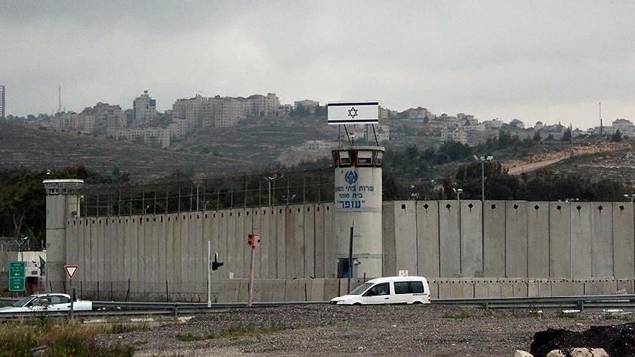 Haaretz: İsrail Cezaevi İdaresi cezasızlık zırhıyla Filistinlilere zulmediyor