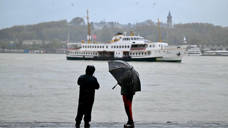 İstanbul'da okullar yarın da tatil