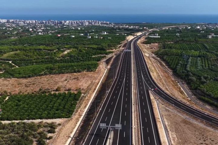 ÇeşmeliTaşucu Otoyolu'nun Kızkalesi kesimi trafiğe açılıyor