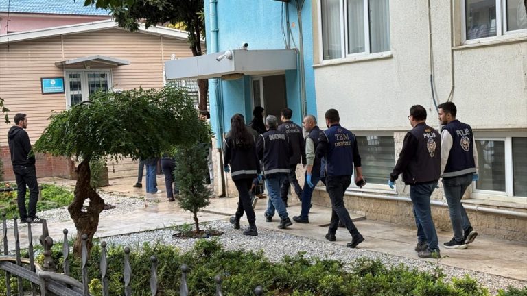 Denizli'de Merkezefendi Belediyesi'ne yönelik soruşturmada 5 şüpheli tutuklandı