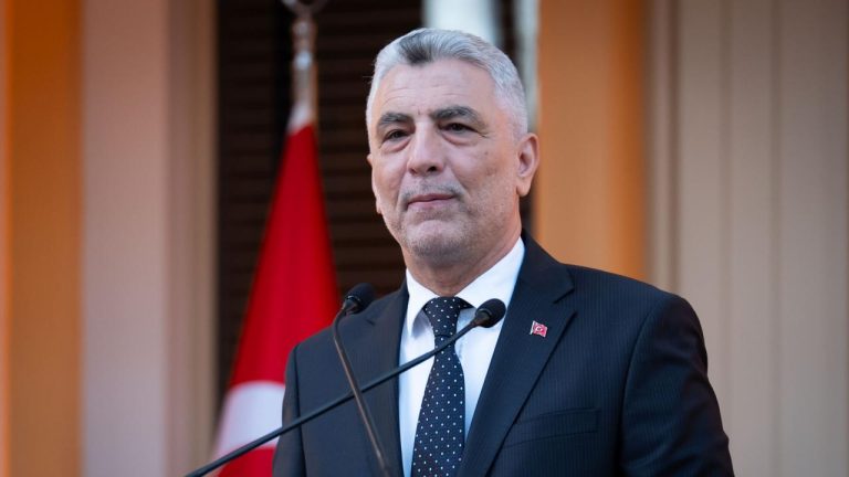 Bakan Bolat'tan İsmail Saymaz ve Murat Ağırel hakkında suç duyurusu